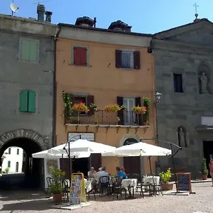 Piazza Citta D'arte Fiumalbo